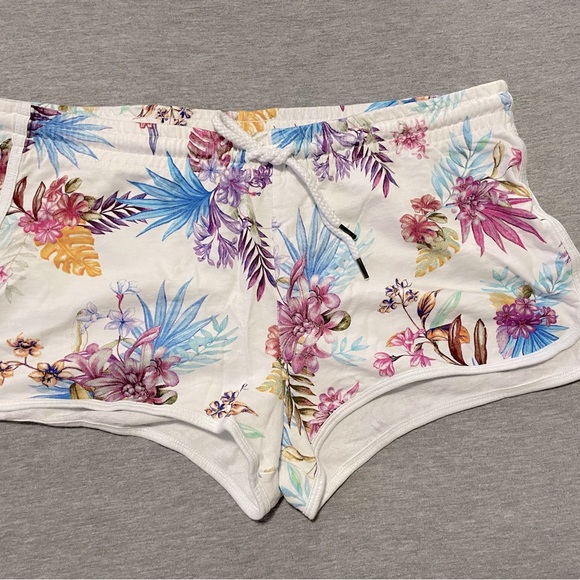 ✨✨**$40 for 3** ✨✨  Terranova Floral Board Shorts ($20/each) - Picture 2 of 10